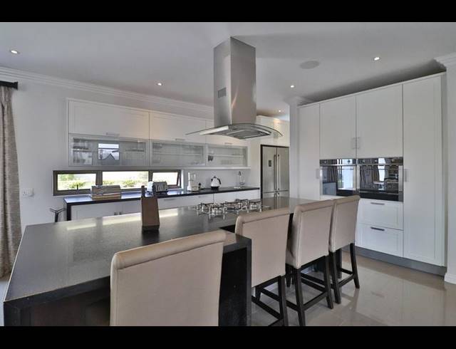 4 BEDROOM PROPERTY TO RENT IN COPPERLEAF ESTATE